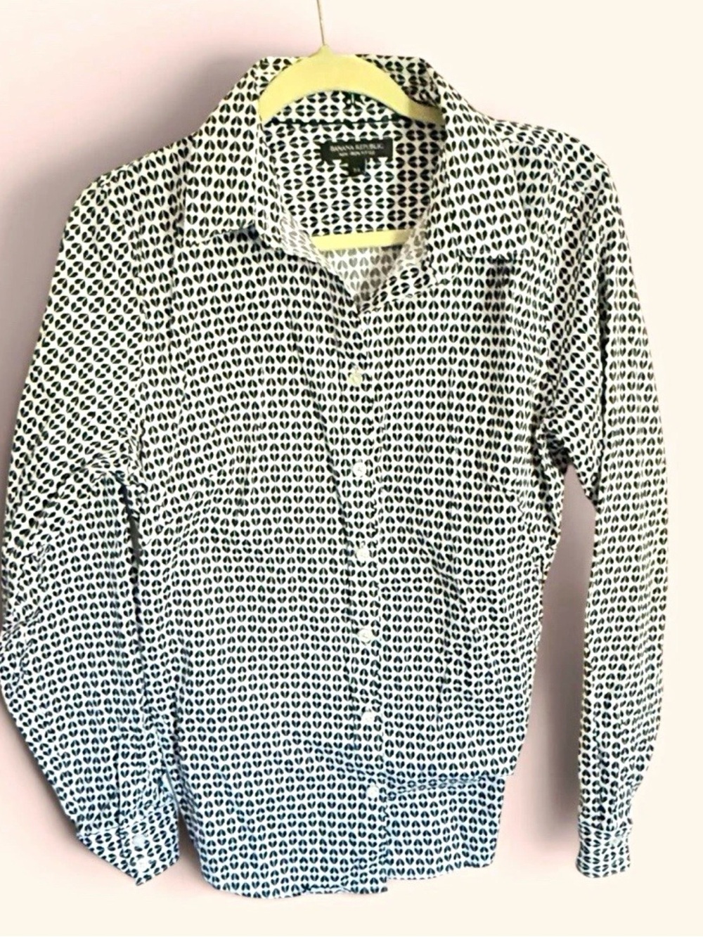 Banana Republic Black & White Geometric Print Button-Down Shirt